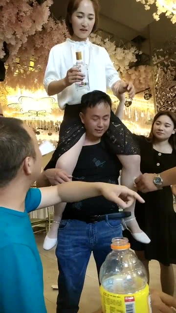 新婚夫妇玩游戏在线,新婚夫妇的浪漫互动之旅(图2) 新婚夫妇玩游戏在线,新婚夫妇的浪漫互动之旅(图2)