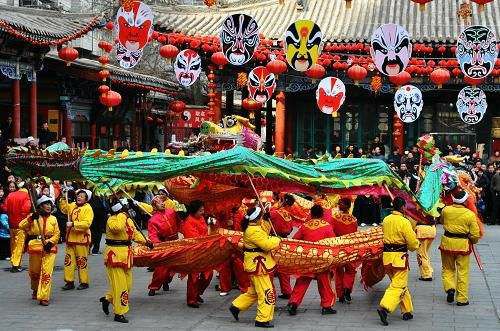 庙会扔币游戏图片,传统民俗与现代娱乐的完美融合(图2) 庙会扔币游戏图片,传统民俗与现代娱乐的完美融合(图2)