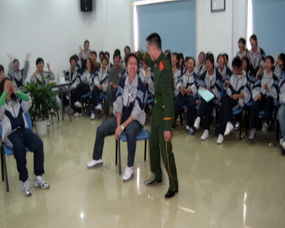 抢凳子游戏目的,培养团队协作精神(图1) 抢凳子游戏目的,培养团队协作精神(图1)