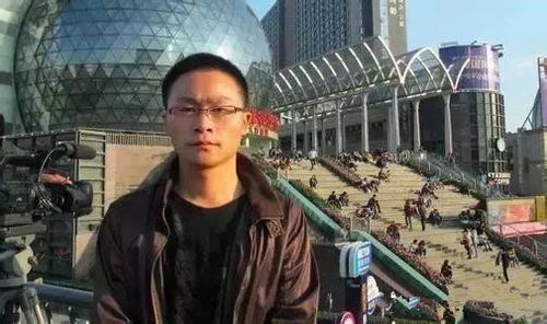 徐佳打游戏(图1)