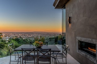 凶豪宅游戏,揭秘惊悚豪宅背后的恐怖真相(图1) 凶豪宅游戏,揭秘惊悚豪宅背后的恐怖真相(图1)