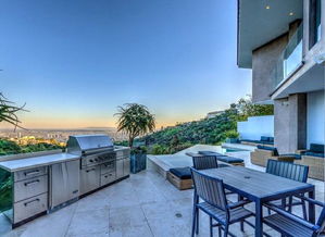 凶豪宅游戏,揭秘惊悚豪宅背后的恐怖真相(图2) 凶豪宅游戏,揭秘惊悚豪宅背后的恐怖真相(图2)