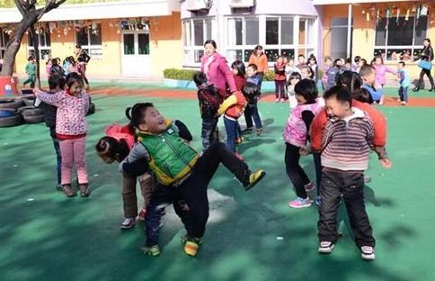 幼儿户外游戏活动大全,快乐成长的多彩乐园(图3) 幼儿户外游戏活动大全,快乐成长的多彩乐园(图3)